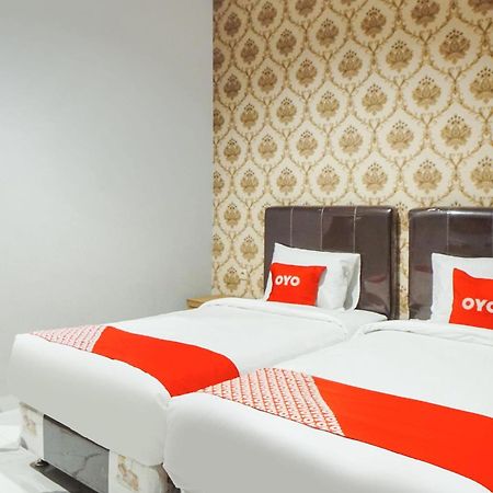 Super Oyo Capital O 92066 Papakoel Hotel & Cafe Μεντάν Εξωτερικό φωτογραφία