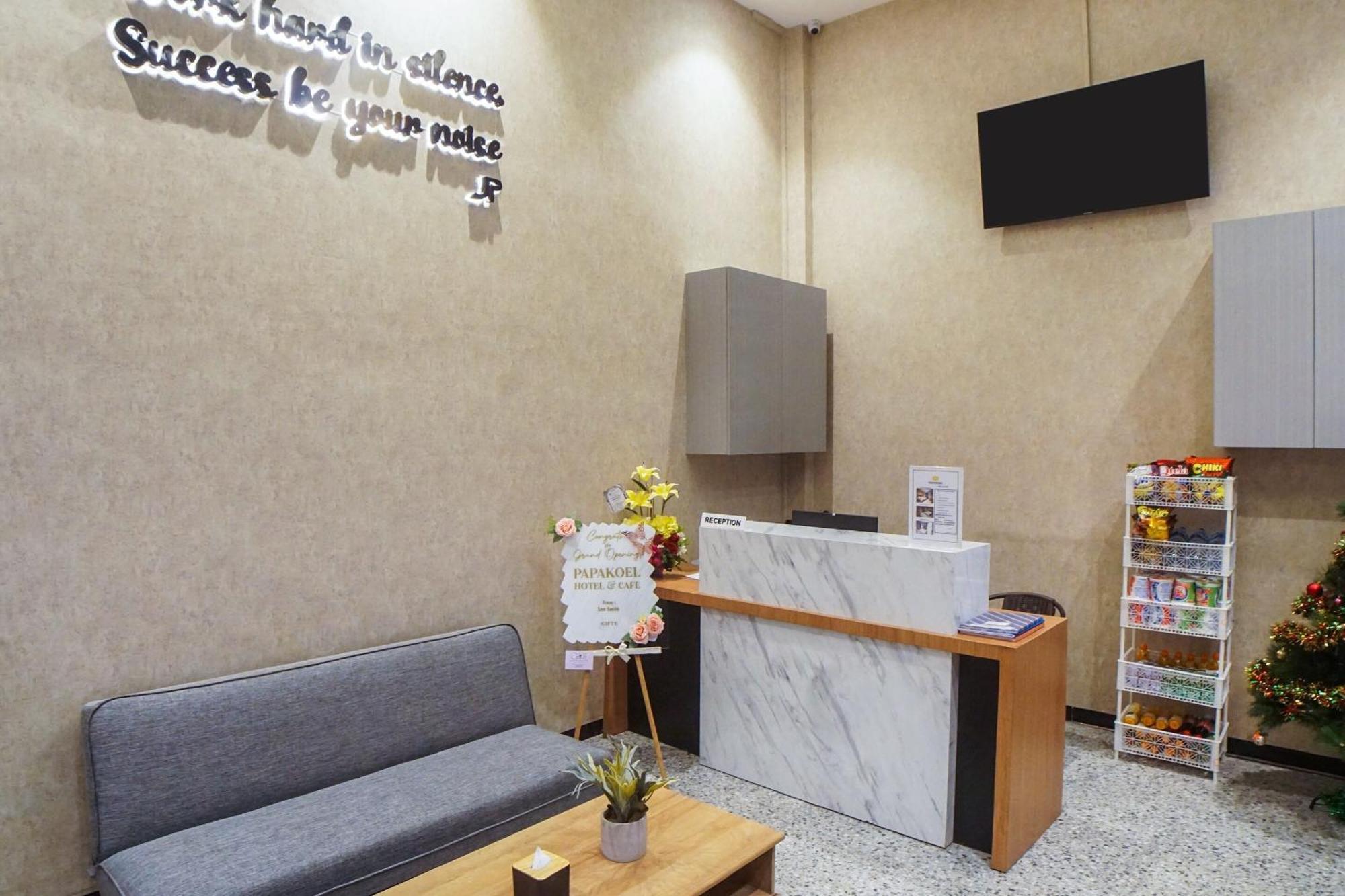 Super Oyo Capital O 92066 Papakoel Hotel & Cafe Μεντάν Εξωτερικό φωτογραφία